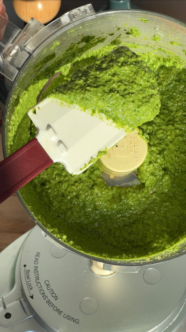 Sunflower Pesto with sunflower seeds and sunflower microgreens by Leath